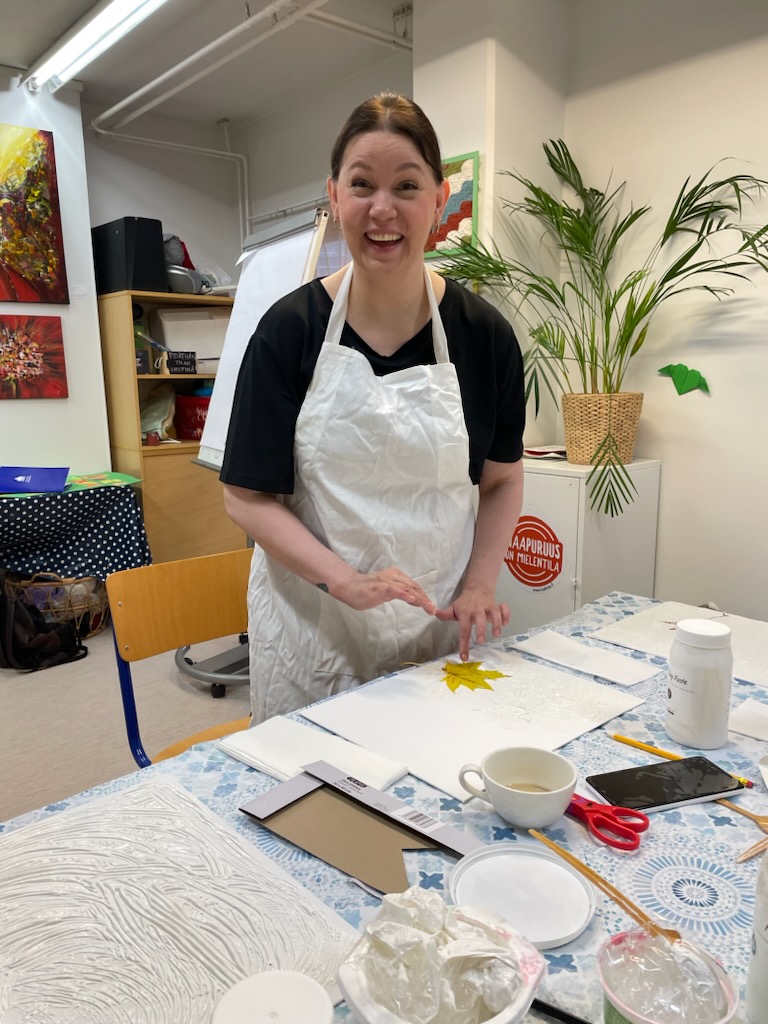 Syksy 2025 yhteisötaide ja tanssituokiot senioreille Mellarissa/ Kalliola kansalaisopisto.